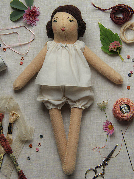 Dovegray Doll Kit: Bridie