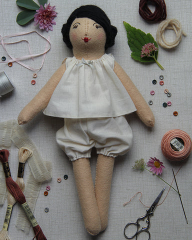 Dovegray Doll Kit: Sylvie